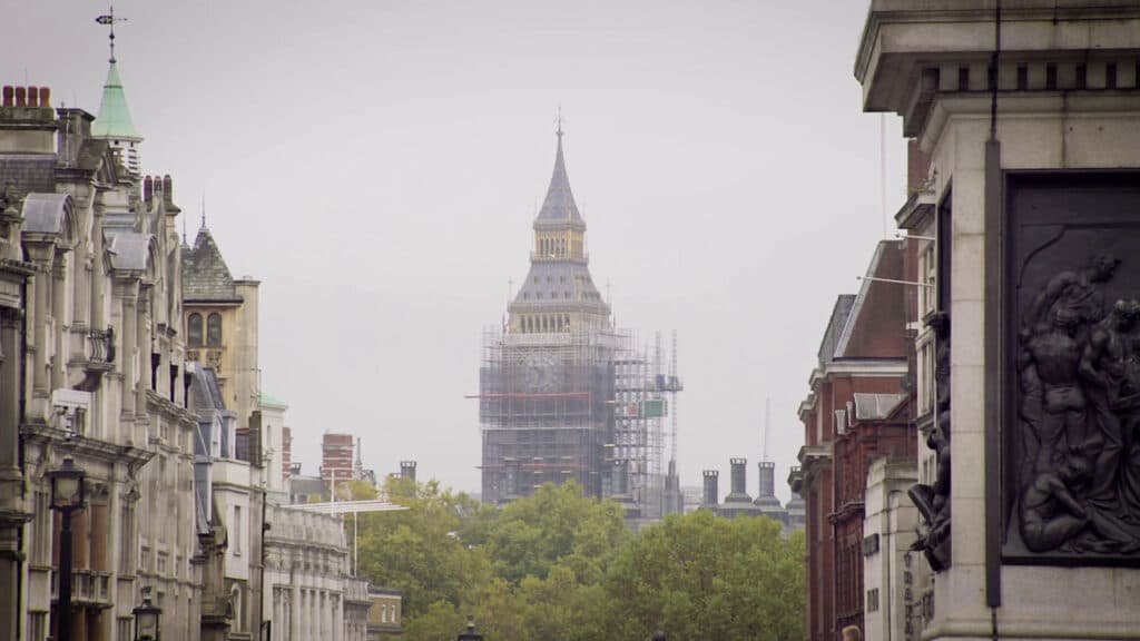 Vaizdas iš Londono: remontuojamas bokštas su laikrodžiu